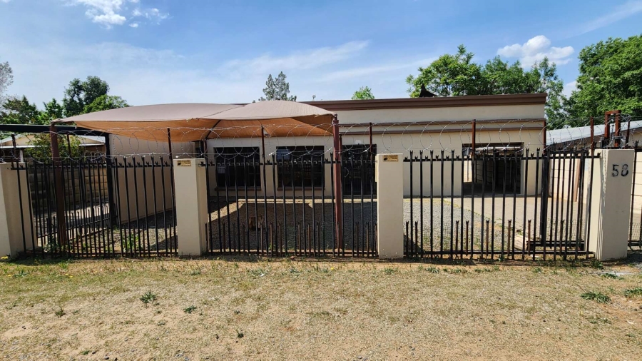 12 Bedroom Property for Sale in Brandwag Free State